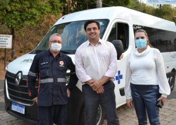 Pedreira – Saúde de Pedreira recebe nova Van para Transporte de Pacientes do Governo do Estado