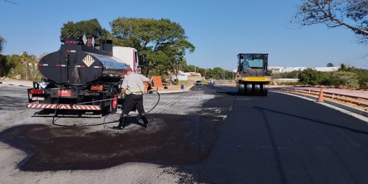 Hortolândia – Novo viário na região do Parque Santa Fé começa a ser asfaltado