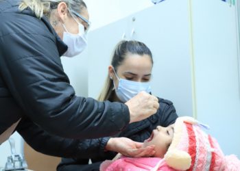 Louveira – SAÚDE – UBSs Central e PAS Santo Antônio abrem neste sábado (17) para vacinação contra poliomielite e covid-19