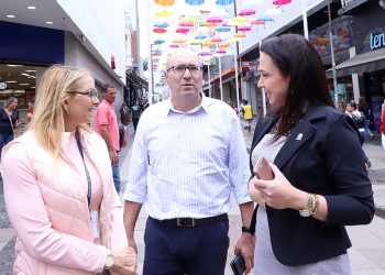 Campinas – Calçadão da 13 de Maio começa a receber cobertura de guarda-chuvas