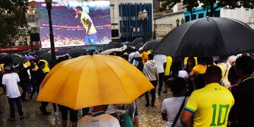 Campinas – Mais de 1,5 mil pessoas vão ao Largo do Rosário torcer pelo Brasil