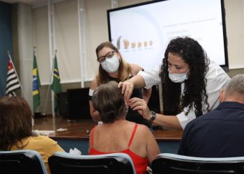 Paulínia – Prefeitura entrega 440 aparelhos auditivos em 2022
