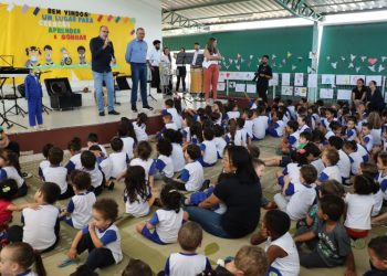 Hortolândia – Hortolândia inicia entrega de uniformes de inverno a estudantes municipais