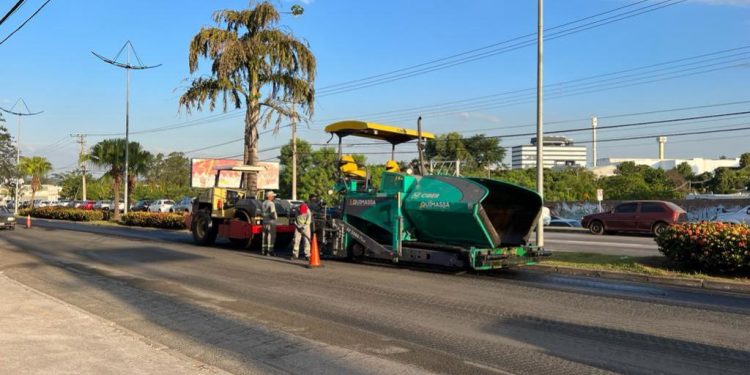 Indaiatuba – Obra do Programa Respeito à Vida promove recapeamento em mais duas avenidas da cidade