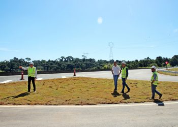 Louveira – Prefeito Estanislau Steck faz vistoria na entrada do Engenho Seco e Arataba junto com engenheiros da Rota das Bandeiras