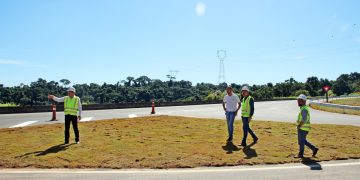 Louveira – Prefeito Estanislau Steck faz vistoria na entrada do Engenho Seco e Arataba junto com engenheiros da Rota das Bandeiras