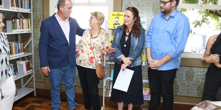 Nova Odessa – Biblioteca Municipal é reaberta em Nova Odessa com a presença do prefeito e convidados