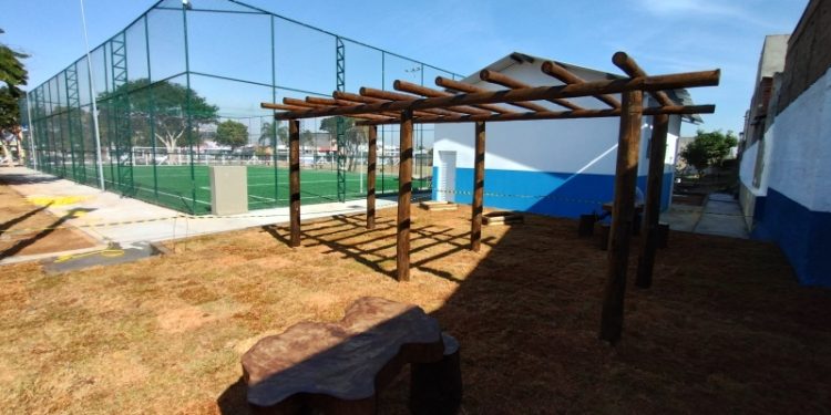 Hortolândia – Vestiário do novo campo de futebol society do Jardim Nova América recebe ajustes para ser inaugurado