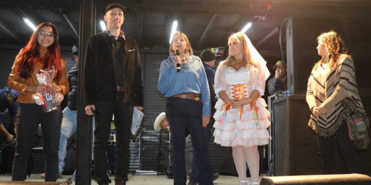 Monte Mor – Festa Julina promove diversão, música, muitas opções gastronômicas ao público e enche avenida Ayrton Senna.