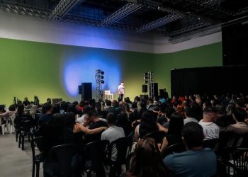 Paulínia – 350 pessoas prestigiam Sábado Comédia