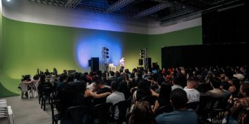 Paulínia – 350 pessoas prestigiam Sábado Comédia