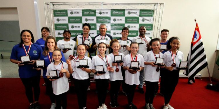 Paulínia – Atletas medalhistas nos Regionais recebem homenagem