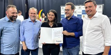 Sumaré – Prefeito Luiz Dalben entrega títulos de regularização fundiária
