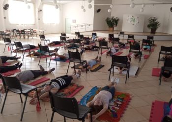 Holambra – Aulas de alongamento são opção para quem procura bem-estar físico e mental