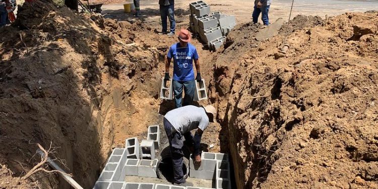 Americana – Prefeitura amplia ramal de galeria no Residencial Praia dos Namorados