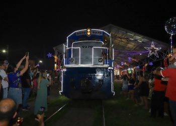 Louveira – Final de Semana em Louveira teve Trem Iluminado e apresentação de Derico