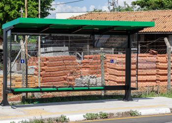 Paulínia – Prefeitura instala painéis informativos nos pontos de ônibus