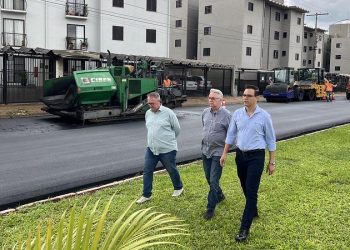 Americana – Prefeito Chico vistoria recapeamento na Avenida Abdo Najar