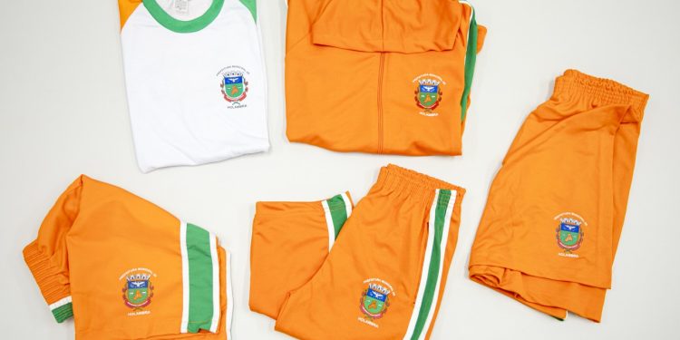 Holambra – Prefeitura entrega kits de uniforme escolar para estudantes da rede