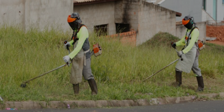 Jaguariúna – PREFEITURA REALIZA SERVIÇOS DE ROÇAGEM NESTA SEGUNDA