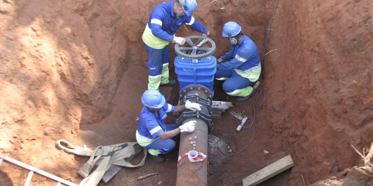 Sanasa – JARDIM CHAPADÃO: SANASA SUBSTITUI HIDRANTE E INSTALA REGISTRO NA REDE