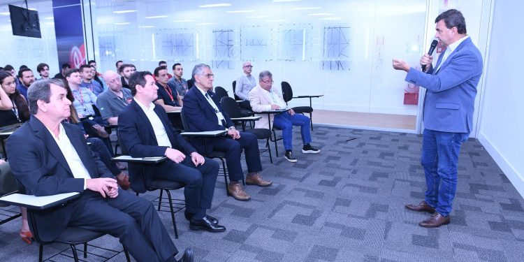Indaiatuba – Prefeito participa de inauguração de laboratório de P&D na fábrica da Lenovo de Indaiatuba