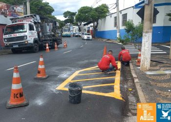 Pedreira – Ruas centrais que receberam Recapeamento Asfáltico ganham nova sinalização de trânsito