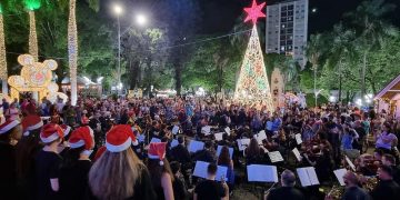 Americana – Prefeito Chico abre a programação “EnCantos e Luzes de Natal 2024”