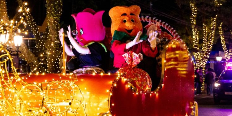 Holambra – Natal Mágico de Holambra começa neste sábado com muitas luzes, decoração especial e atrações musicais