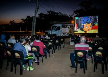 Sumaré – Furgão do CineSolar estaciona em Sumaré com sessões de cinema movido a energia solar, pipoca e atrações de graça para as famílias