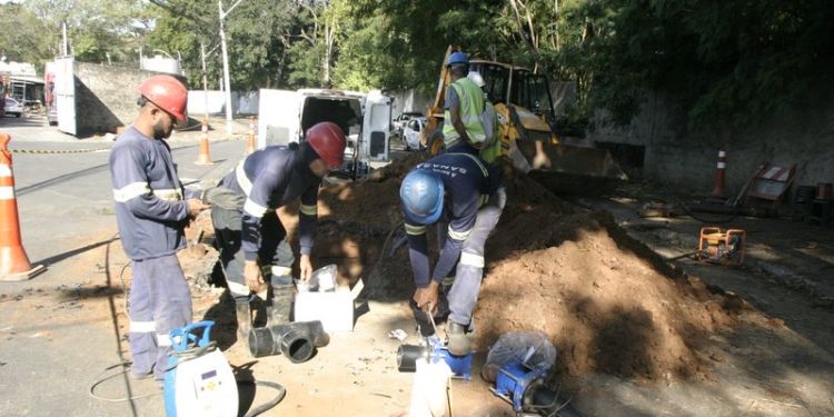 Sanasa – PQ. RES. VIDA NOVA: SANASA FARÁ A TROCA DE EQUIPAMENTO QUE MEDE A VAZÃO DA ÁGUA