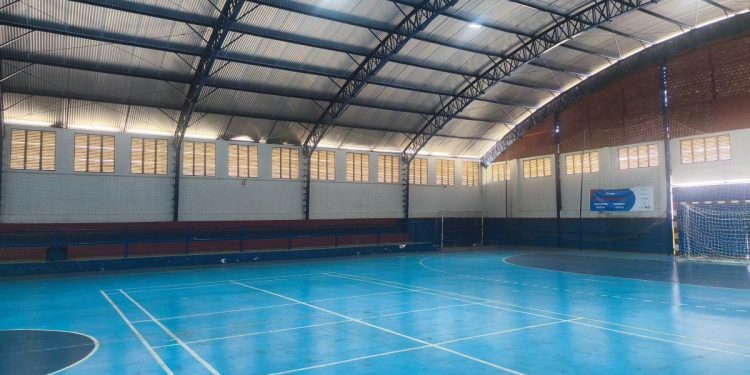 Itapira – Praças esportivas de Itapira recebem nova iluminação