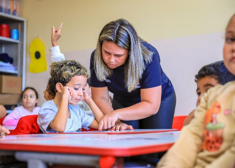 Ribeirão Preto – Professor Alfabetizador chega às salas de aula dos 2º anos da rede municipal de Ribeirão Preto